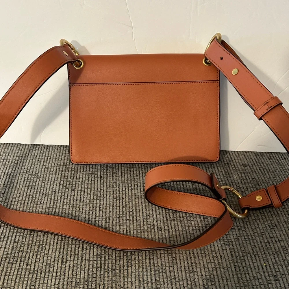 Donna Karan Leather Crossbody Bag adjustable strap - Picture 3 of 16
